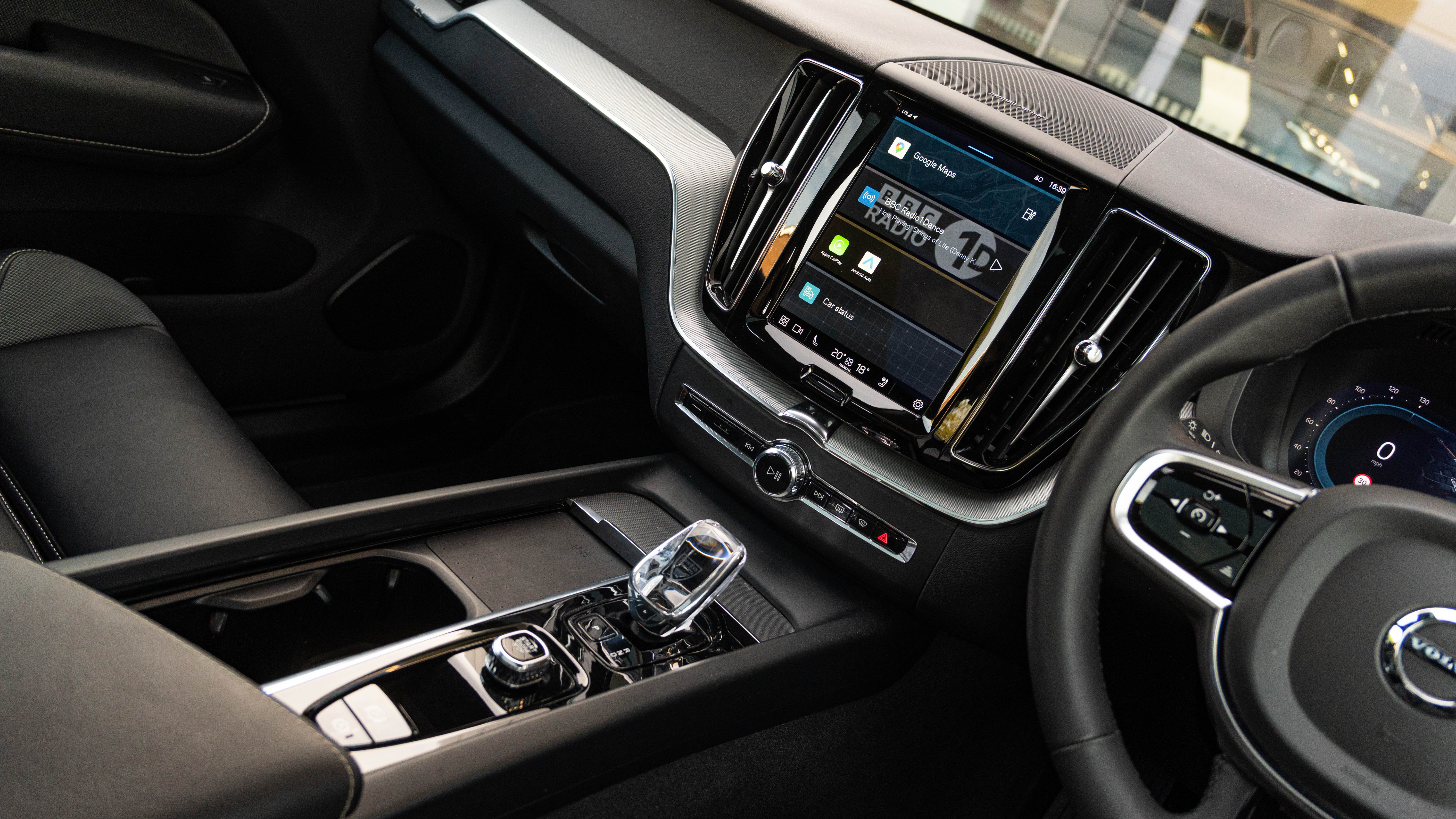 T6 350 RC PHEV DARK AWD GEARTRONIC