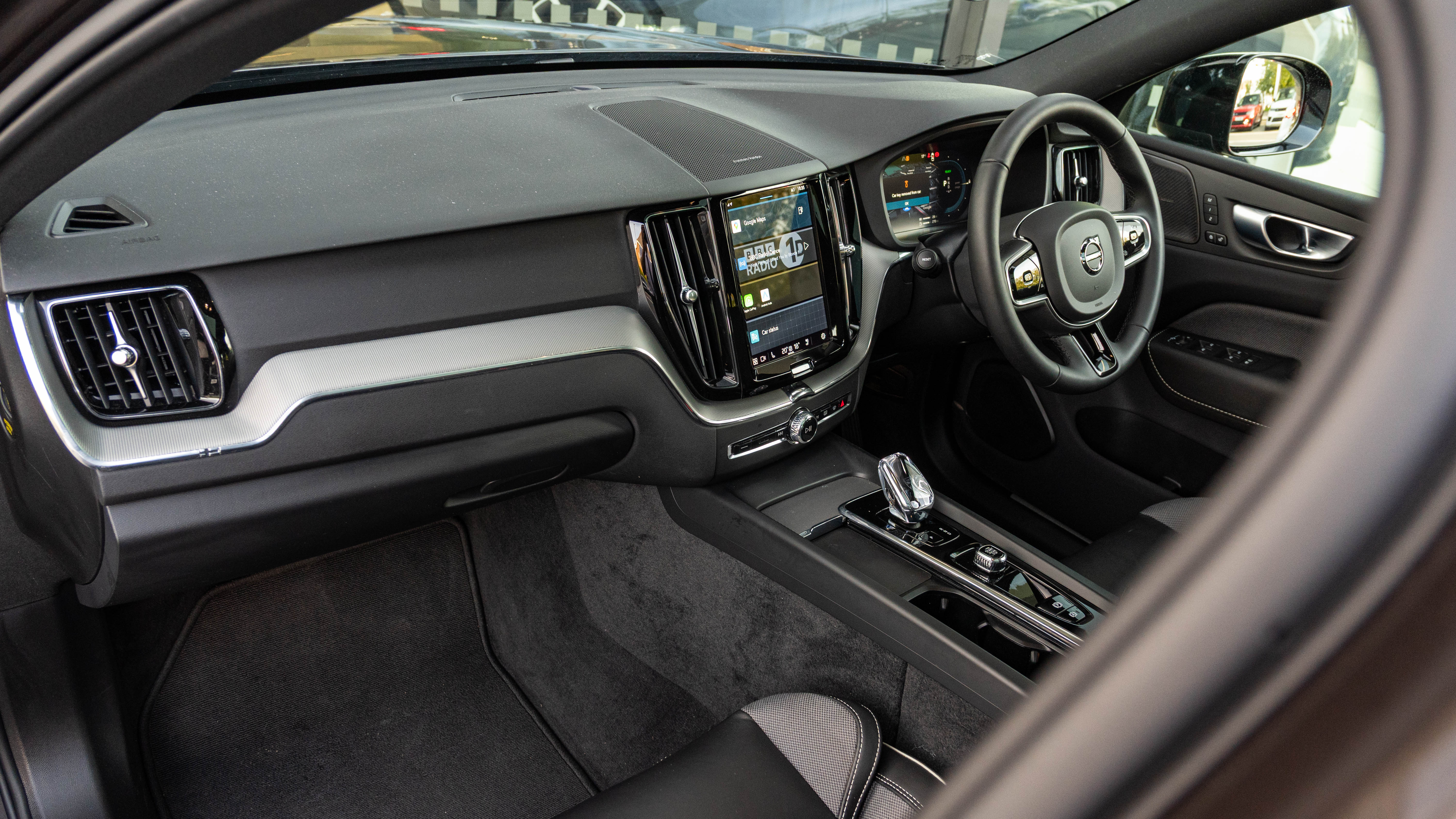 T6 350 RC PHEV DARK AWD GEARTRONIC