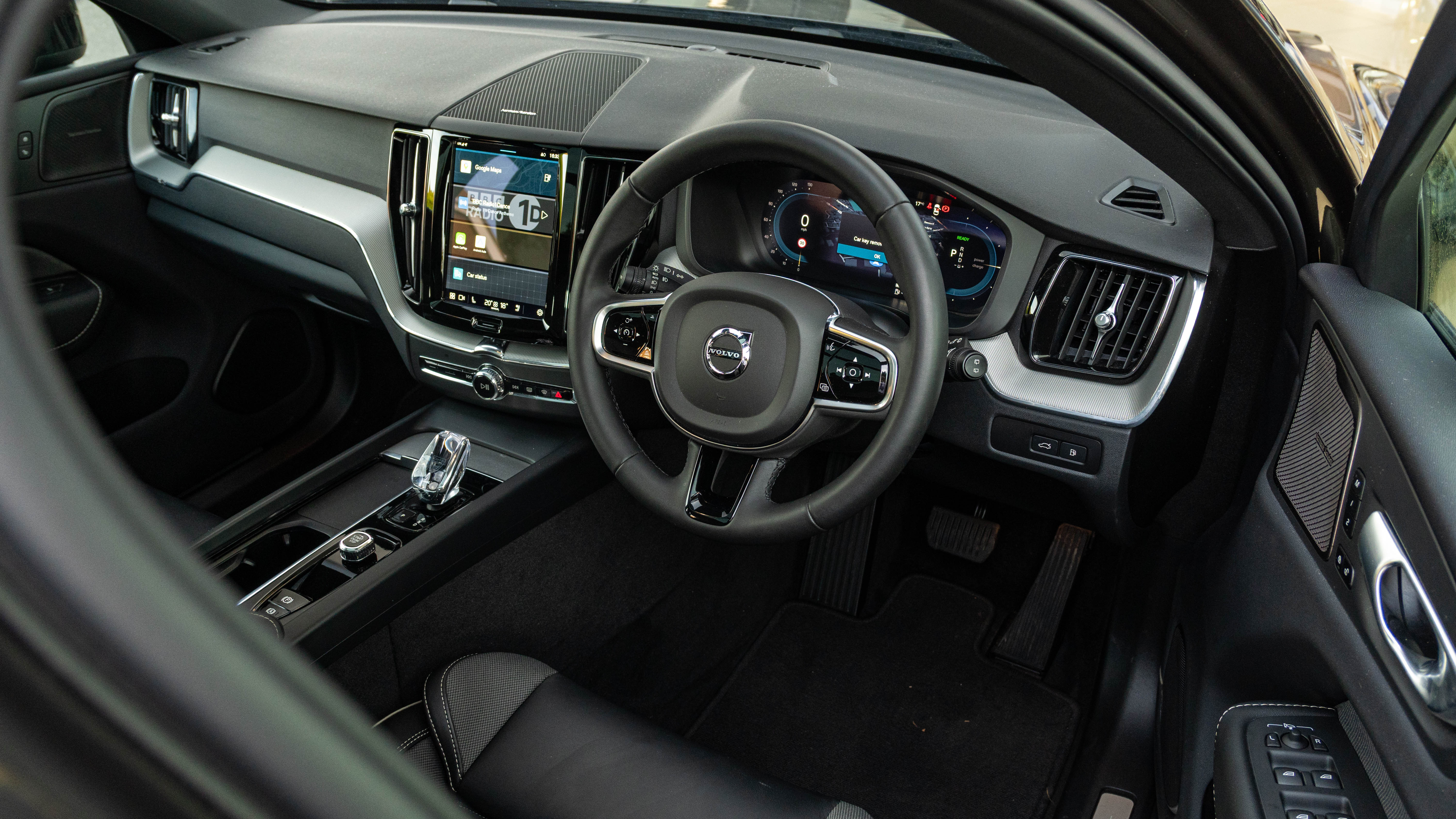 T6 350 RC PHEV DARK AWD GEARTRONIC