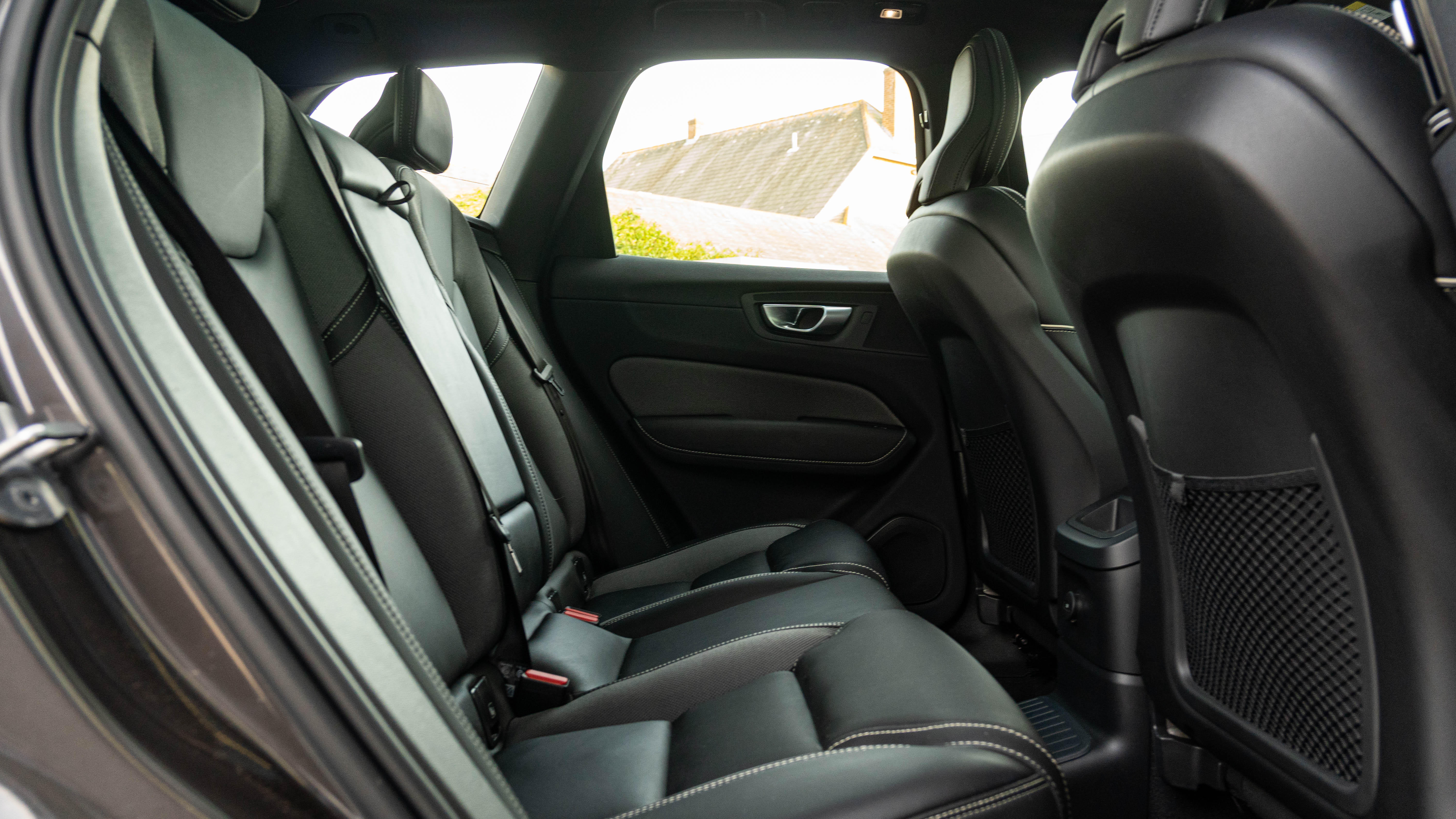 T6 350 RC PHEV DARK AWD GEARTRONIC