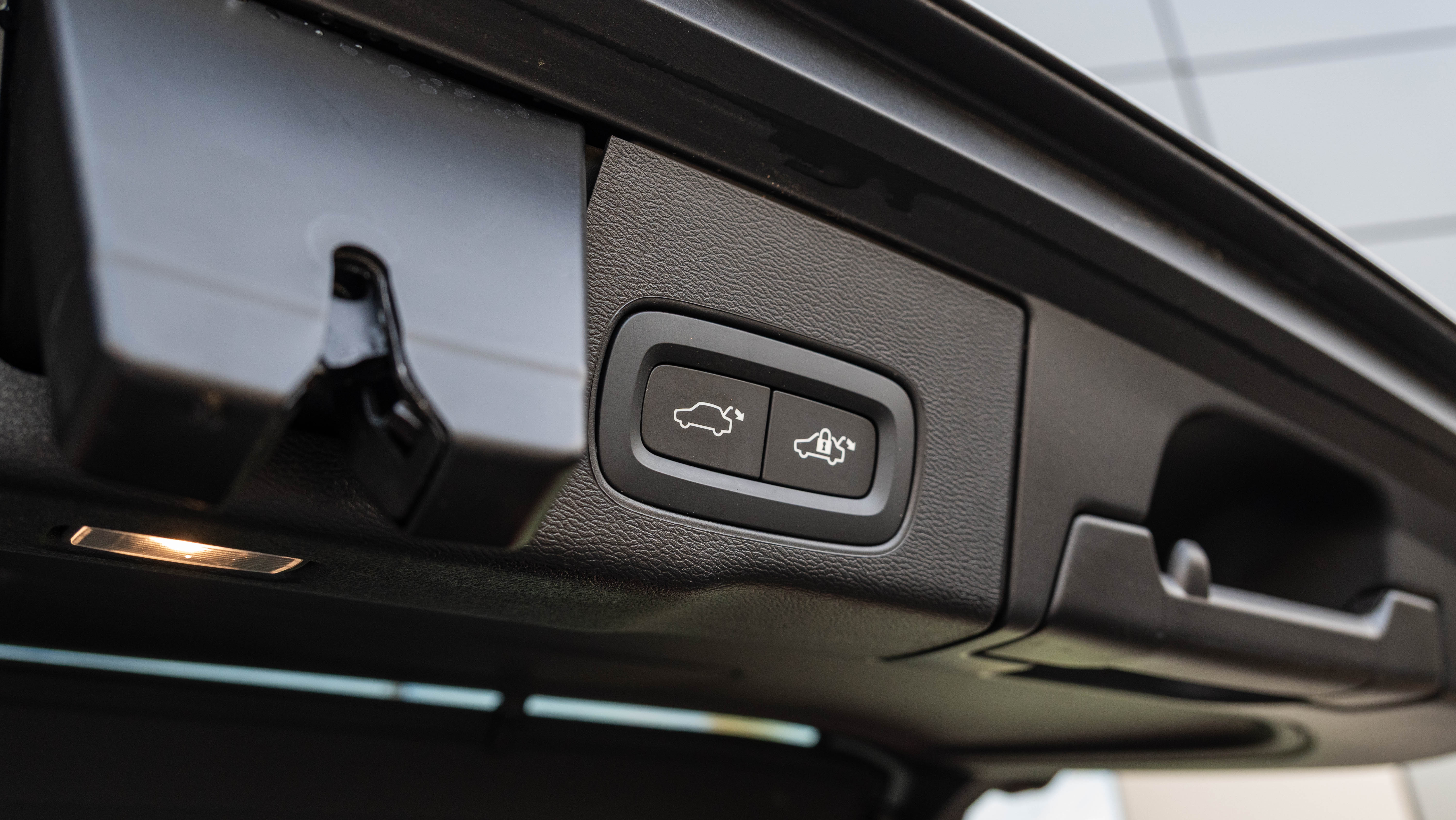 T6 350 RC PHEV DARK AWD GEARTRONIC