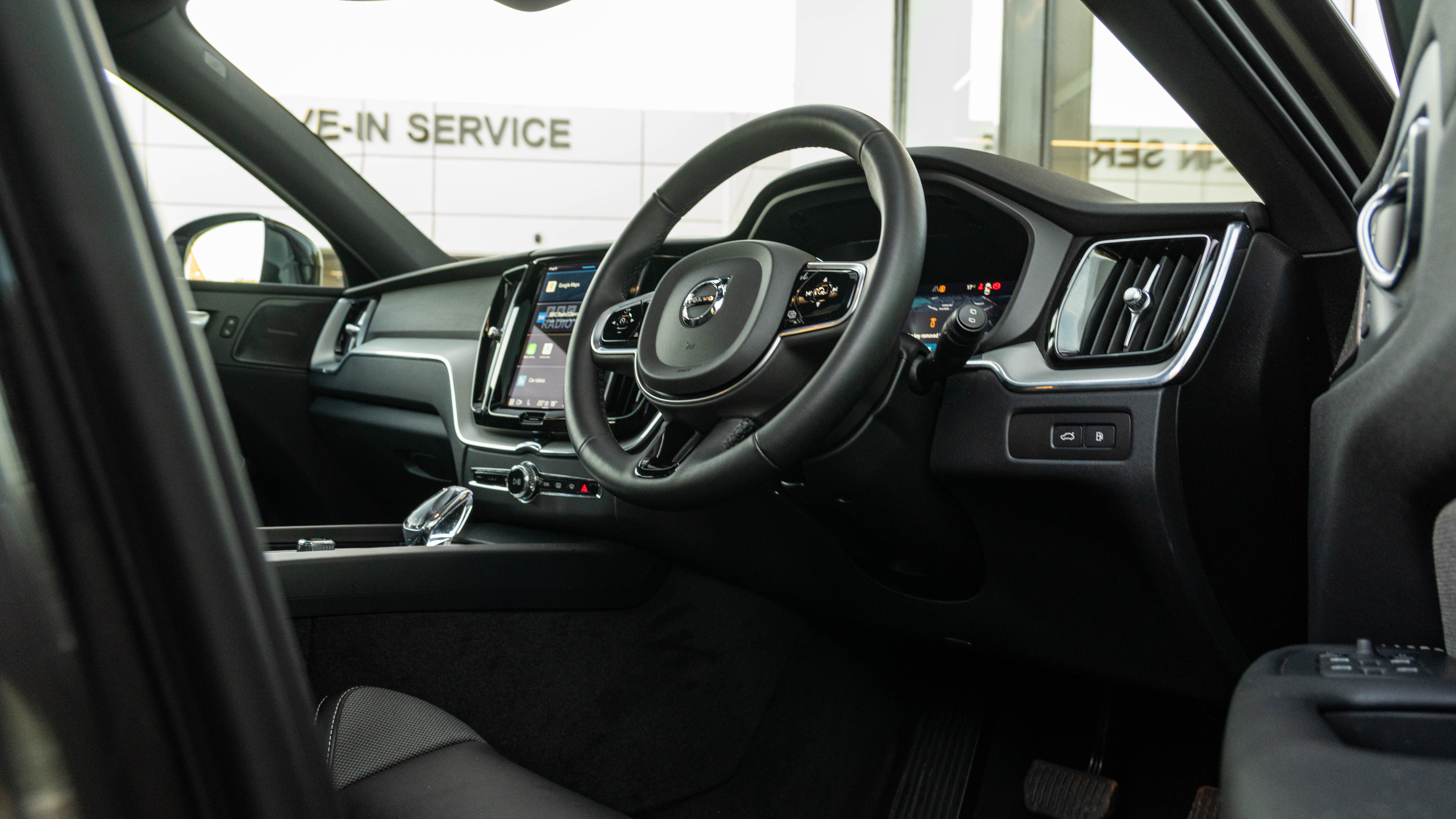 T6 350 RC PHEV DARK AWD GEARTRONIC