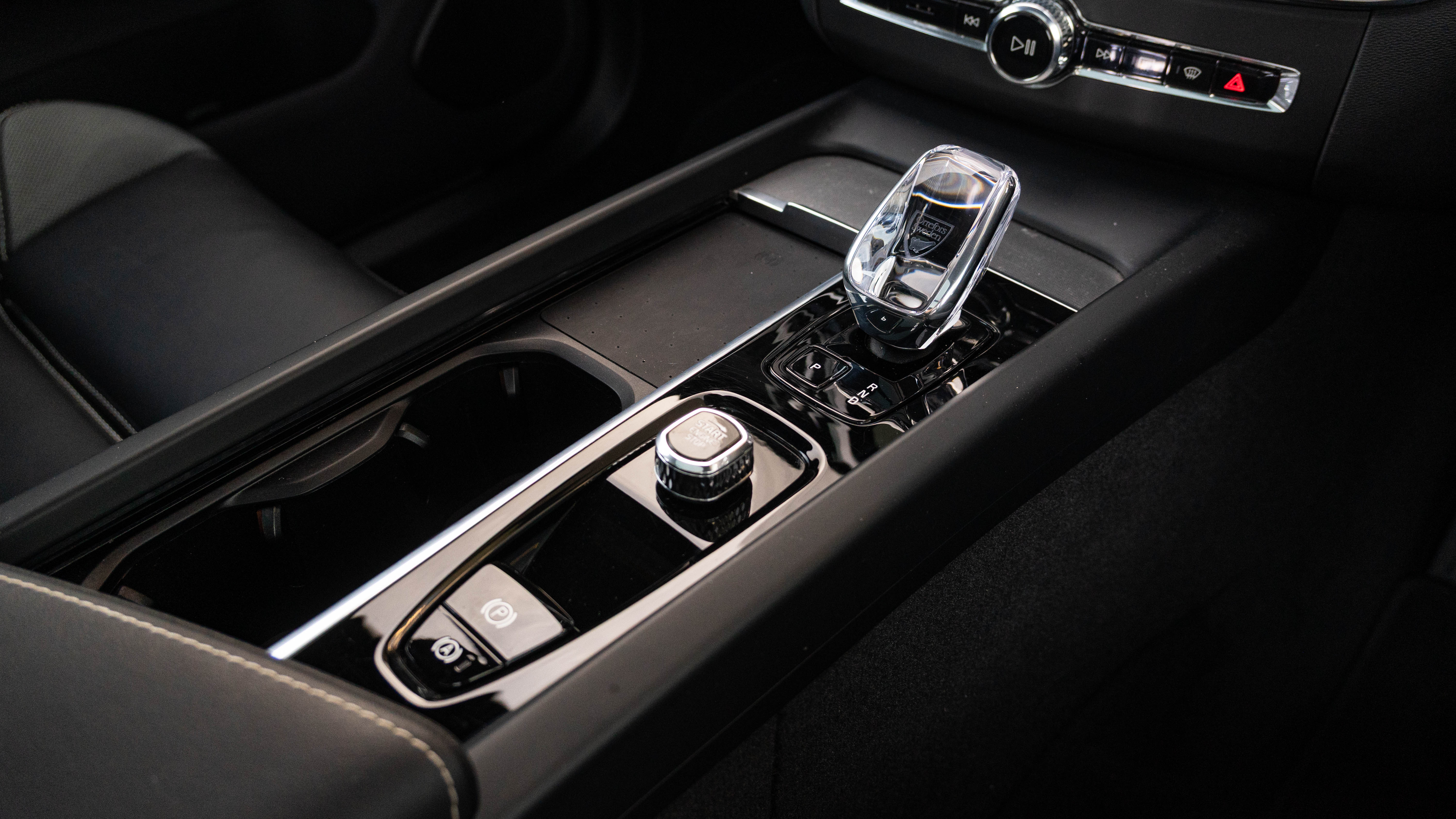T6 350 RC PHEV DARK AWD GEARTRONIC