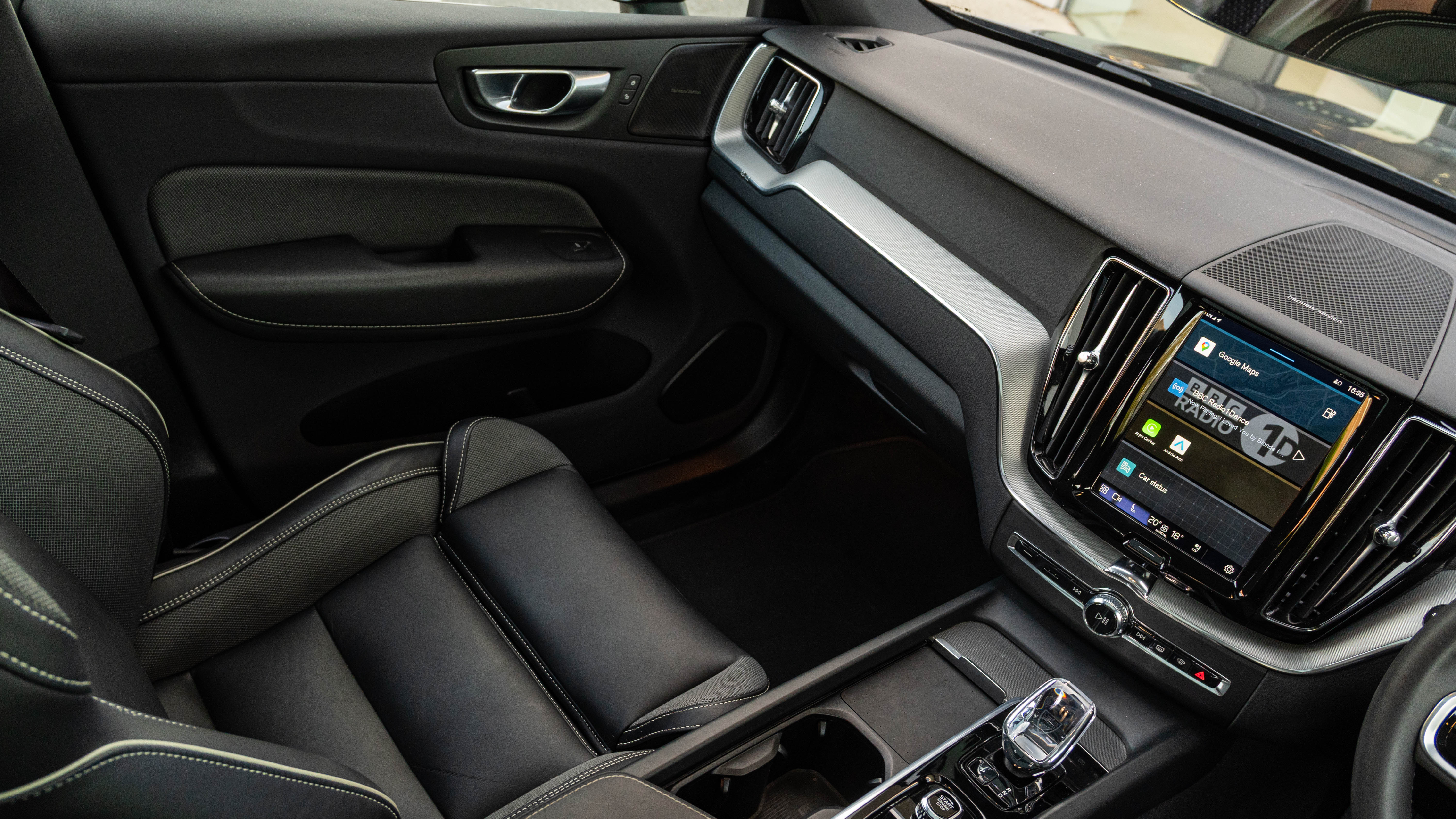 T6 350 RC PHEV DARK AWD GEARTRONIC