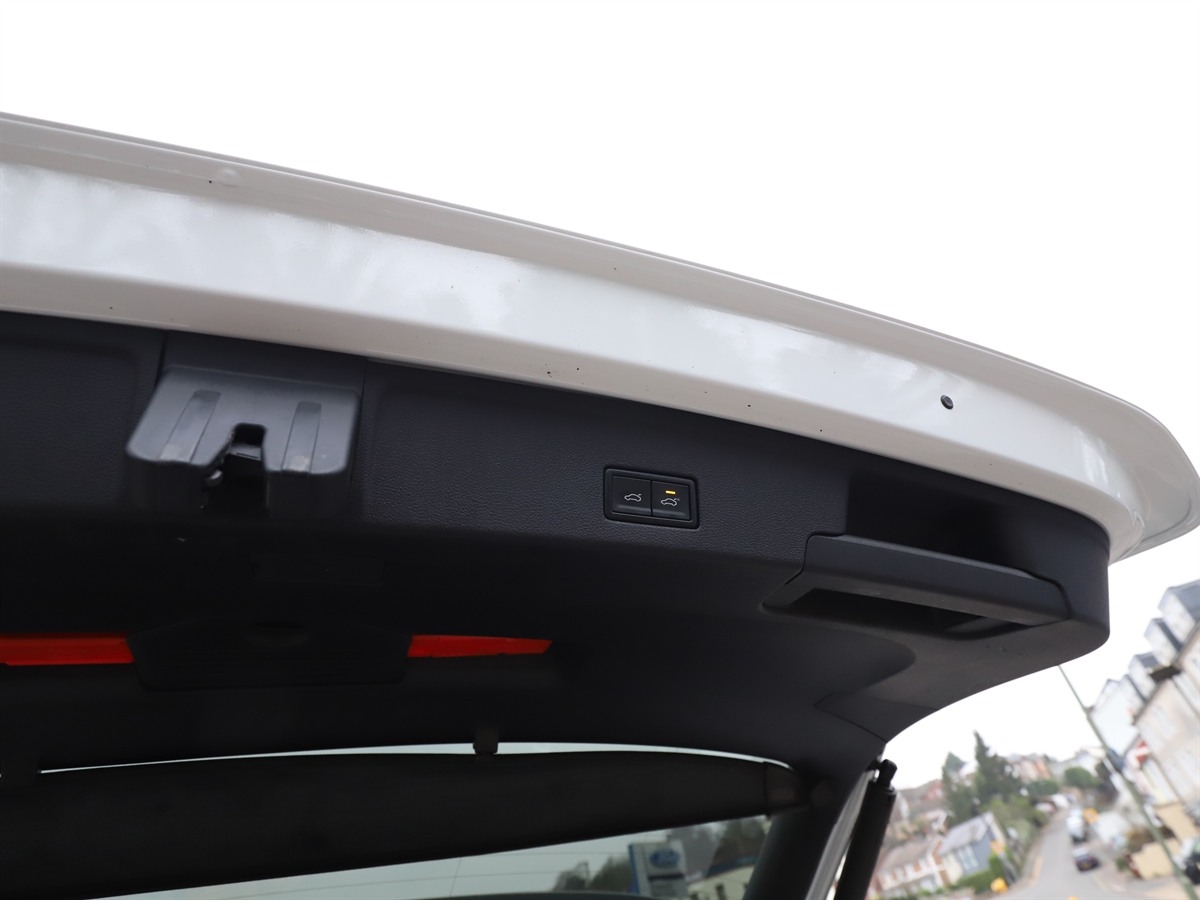 V6 TSI EHYBRID 4MOTION TIP