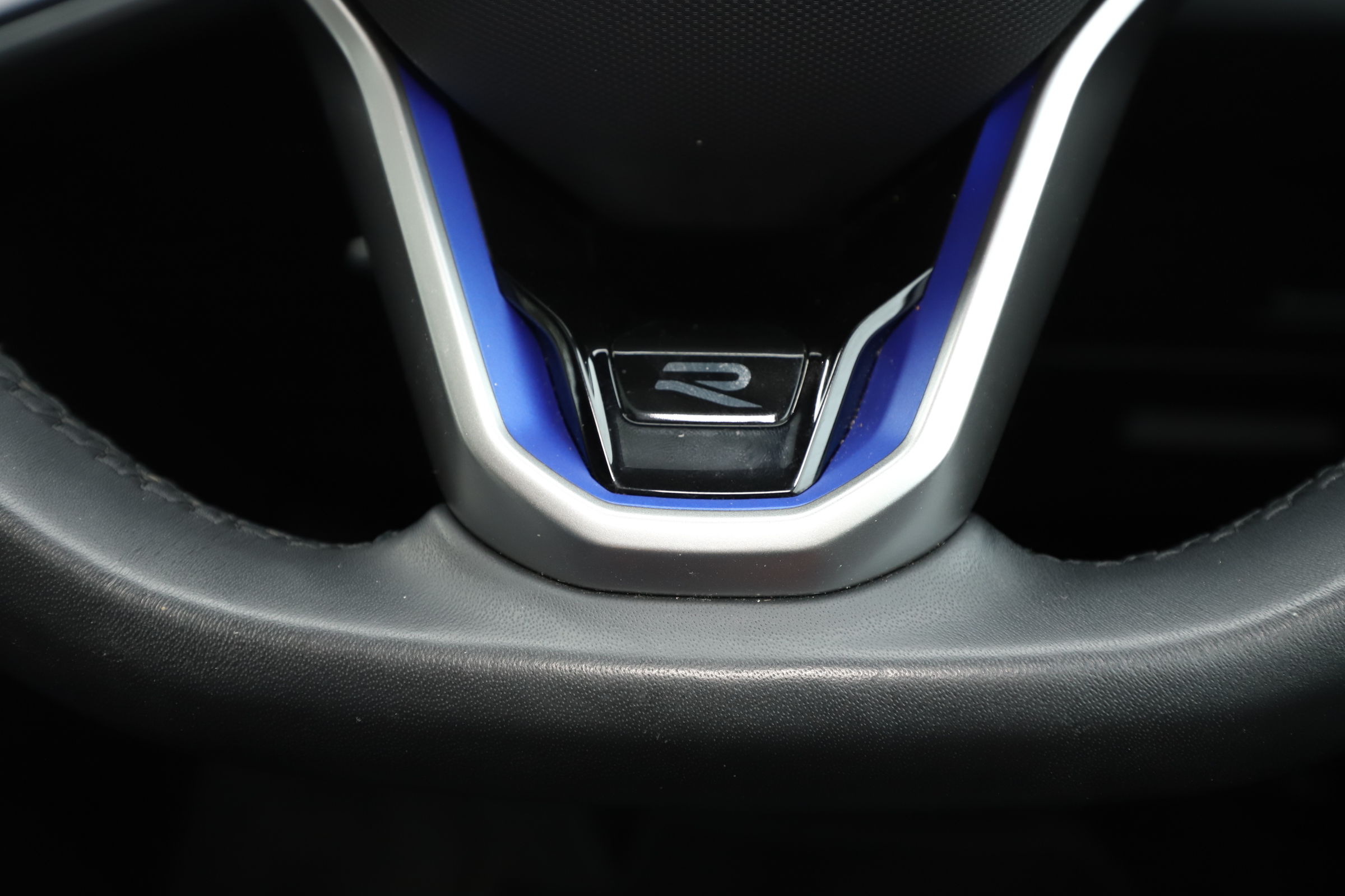 V6 TSI EHYBRID 4MOTION TIP