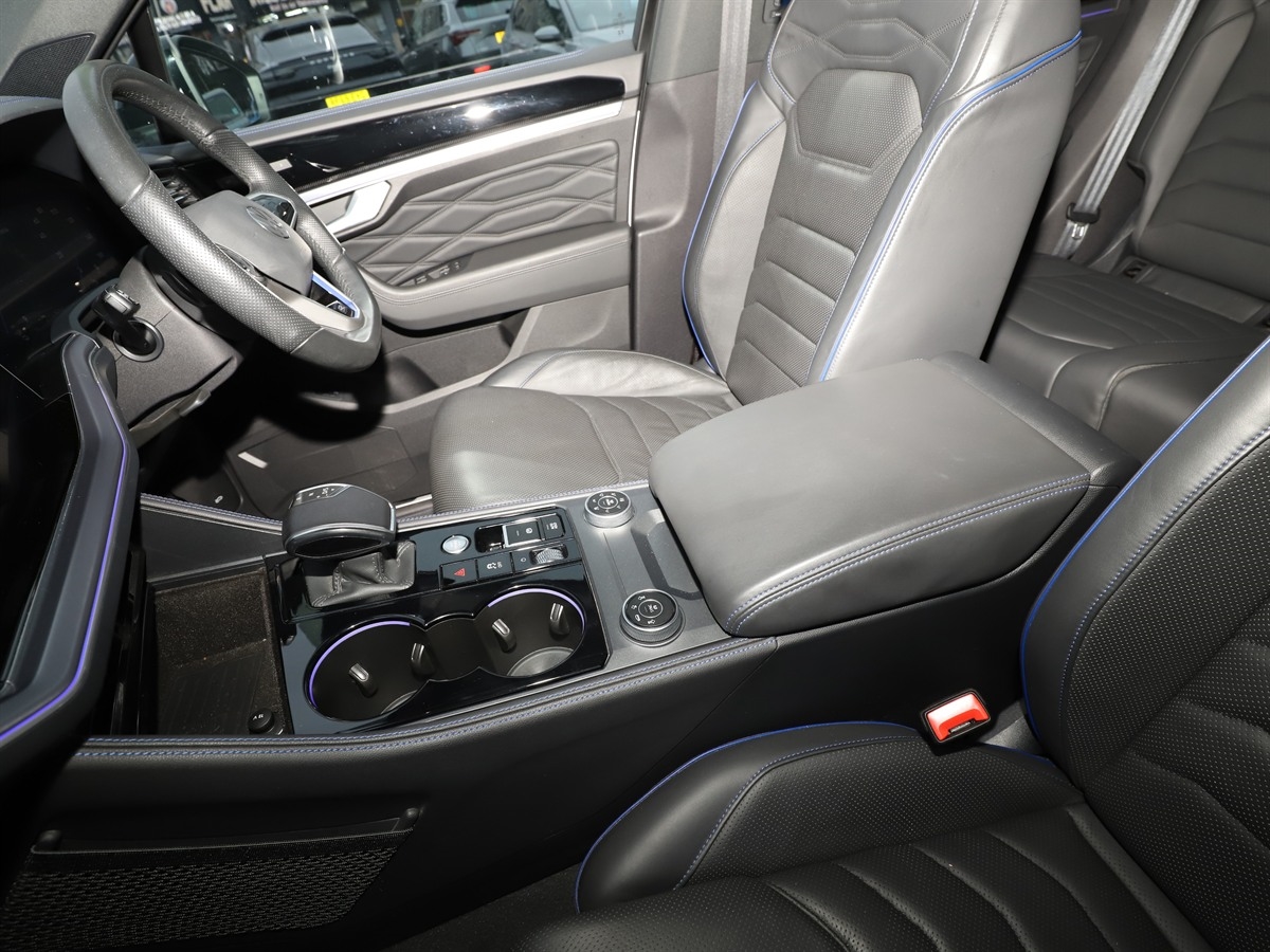 V6 TSI EHYBRID 4MOTION TIP