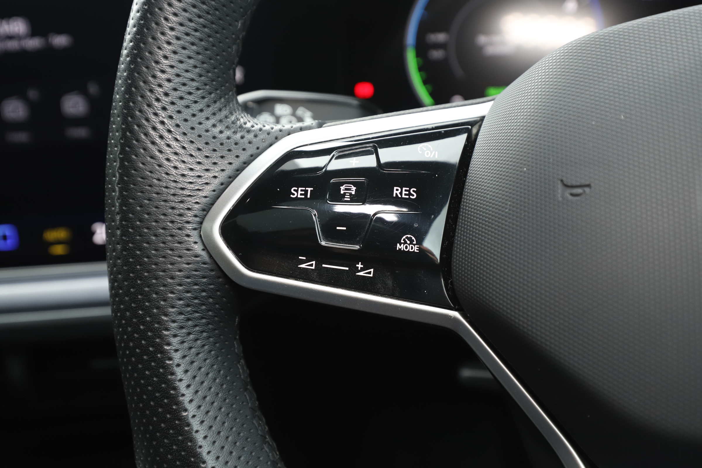 V6 TSI EHYBRID 4MOTION TIP