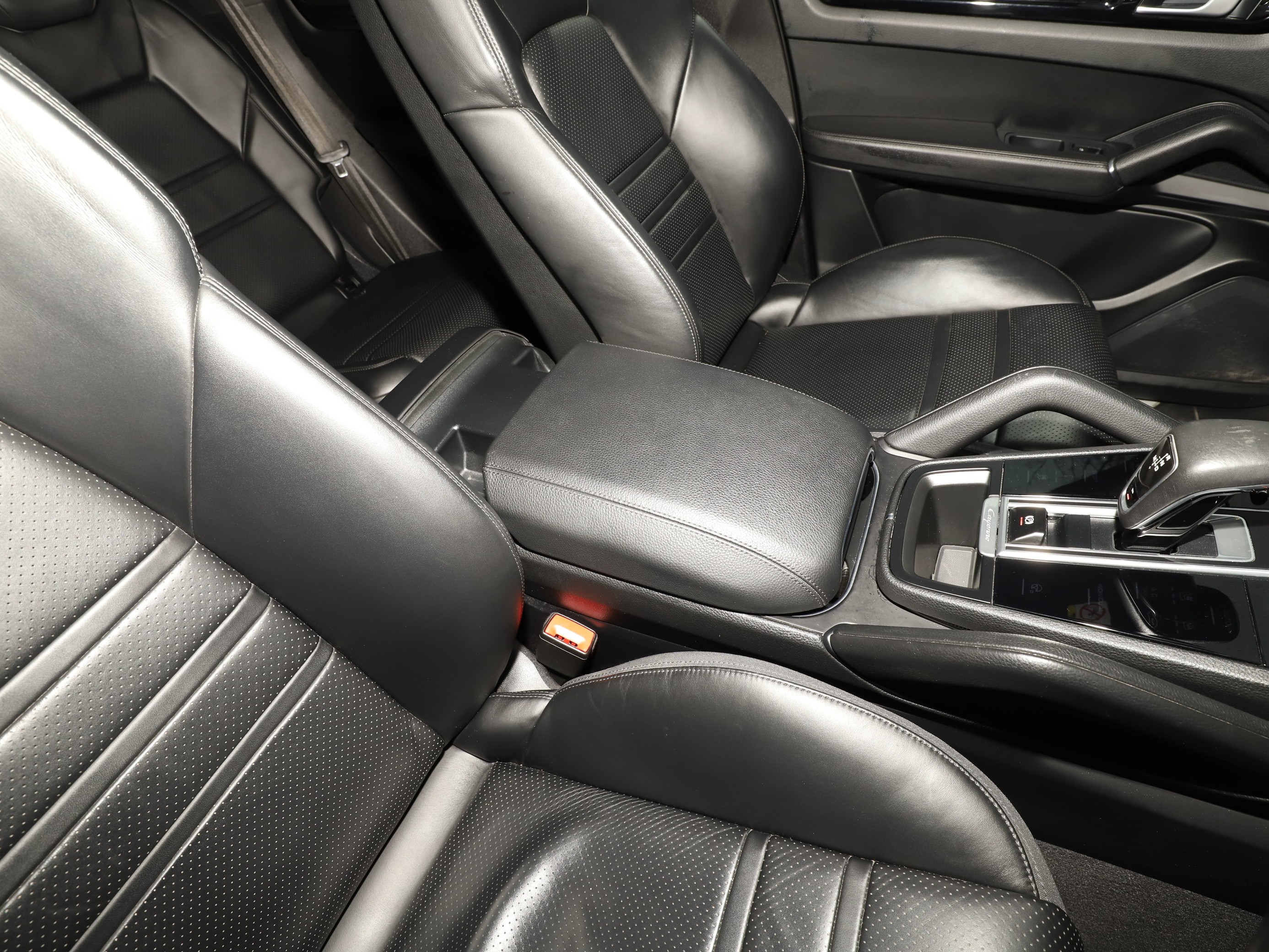 E-HYBRID TIPTRONIC S