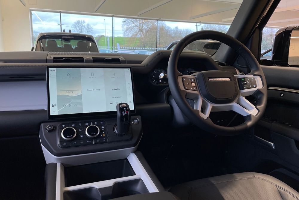 LAND ROVER DEFENDER