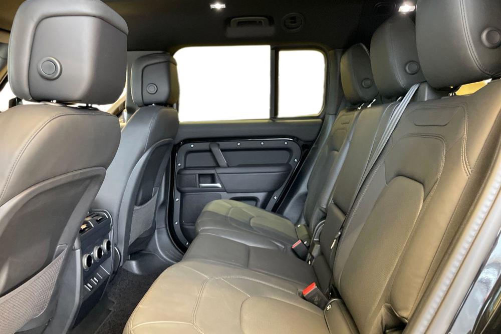 LAND ROVER DEFENDER