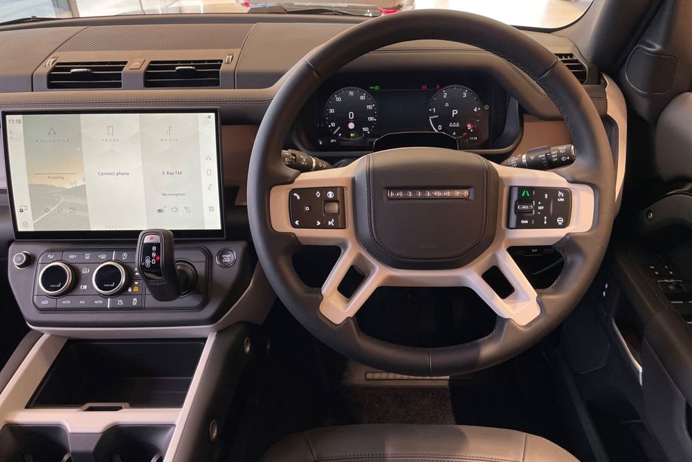 LAND ROVER DEFENDER