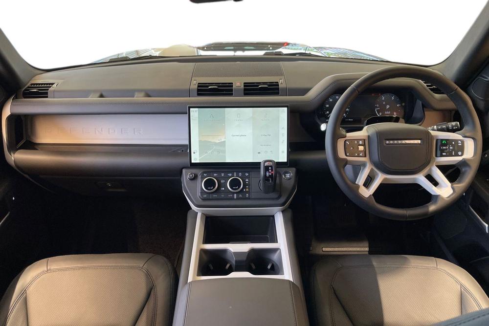 LAND ROVER DEFENDER