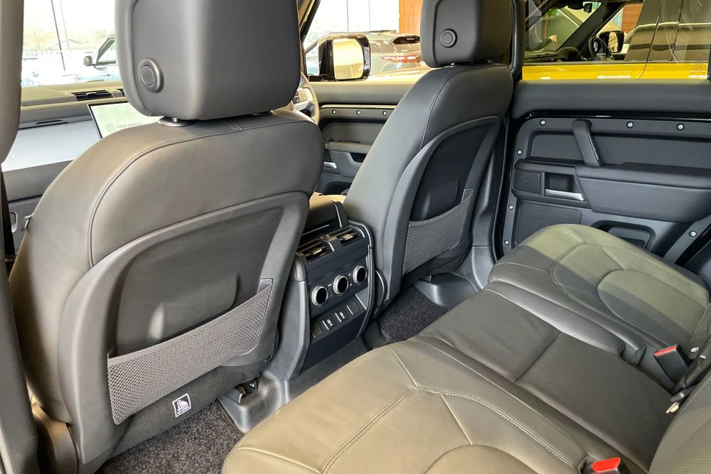 LAND ROVER DEFENDER