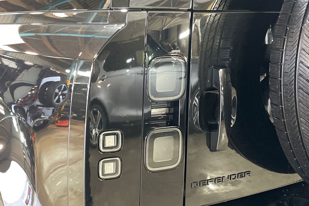 LAND ROVER DEFENDER