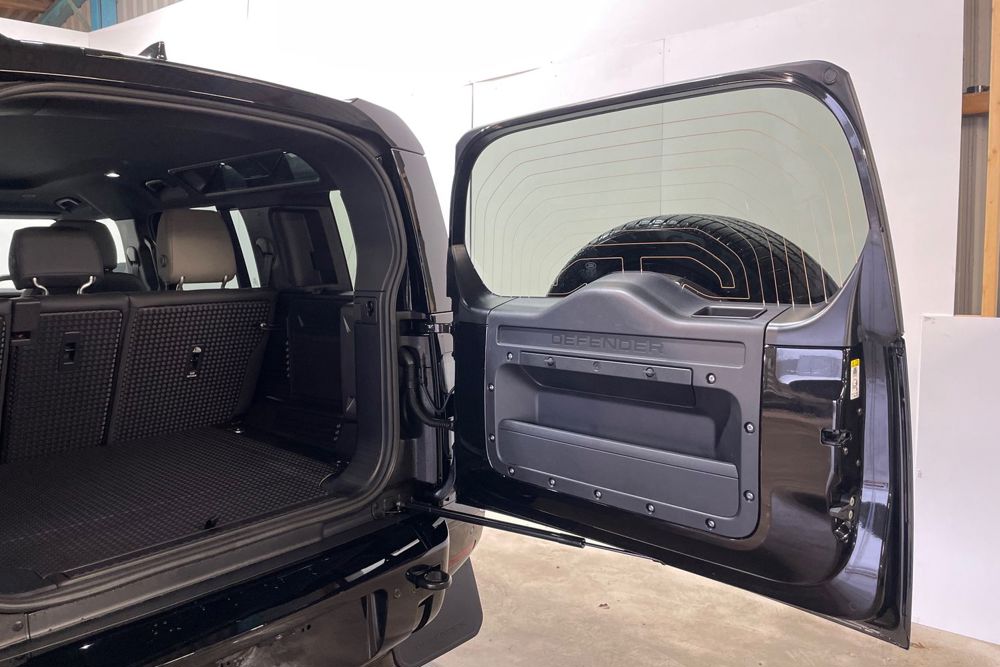 LAND ROVER DEFENDER