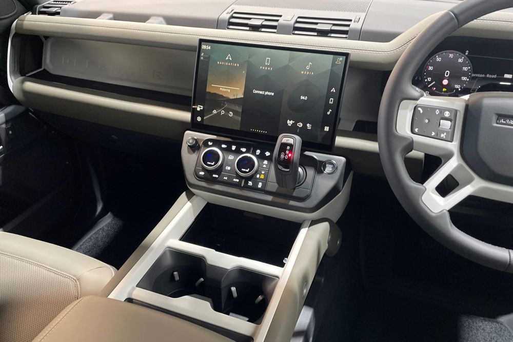 LAND ROVER DEFENDER