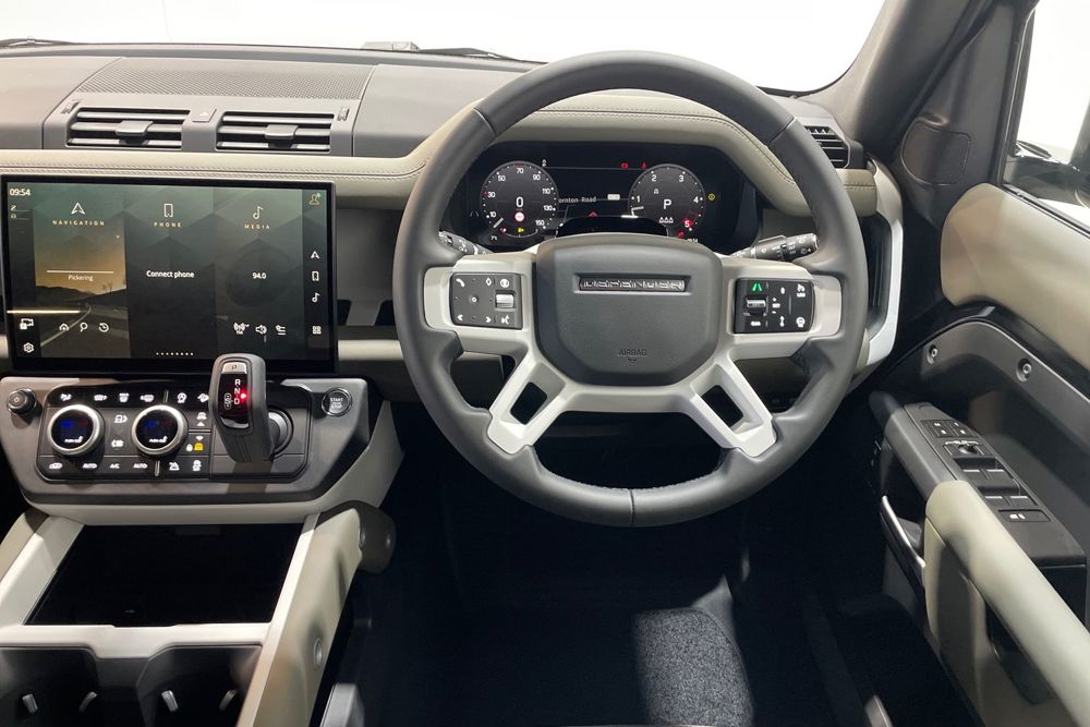 LAND ROVER DEFENDER