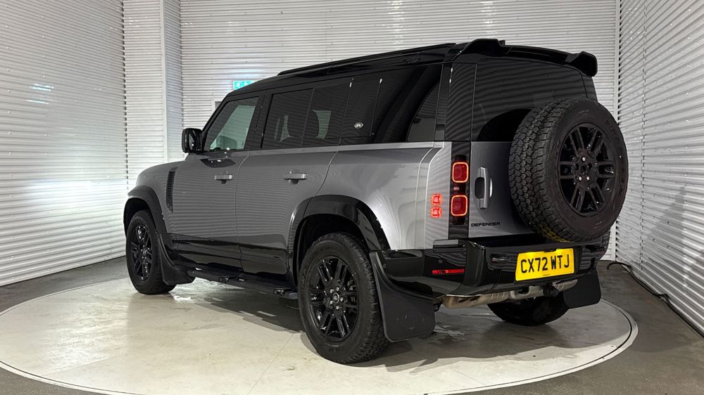 LAND ROVER DEFENDER