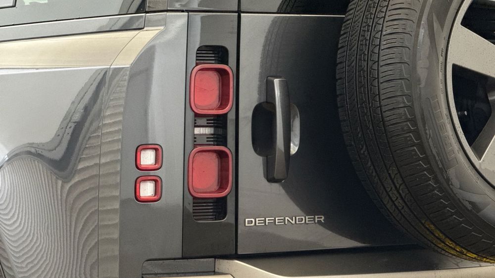LAND ROVER DEFENDER