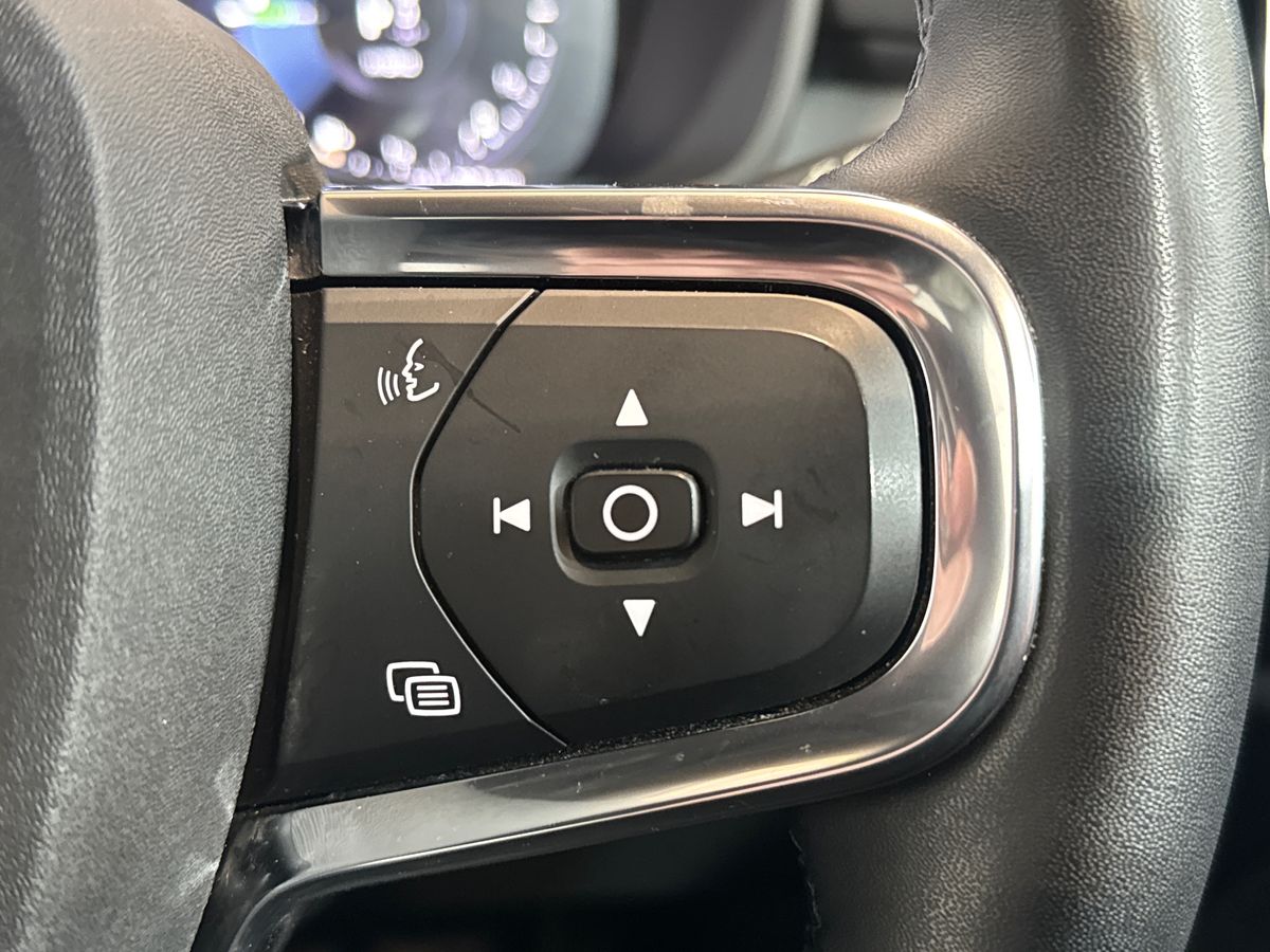 T4 RECHARGE PHEV DARK