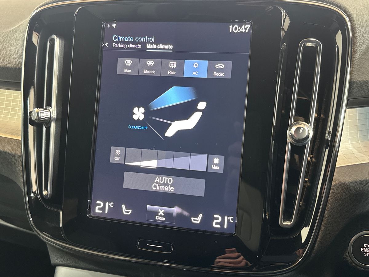 T4 RECHARGE PHEV DARK