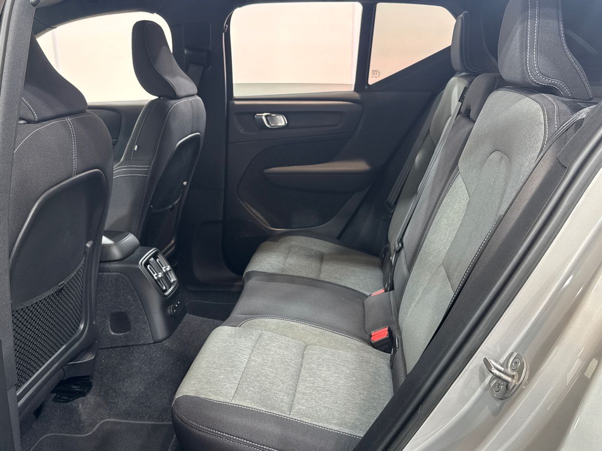 T4 RECHARGE PHEV DARK