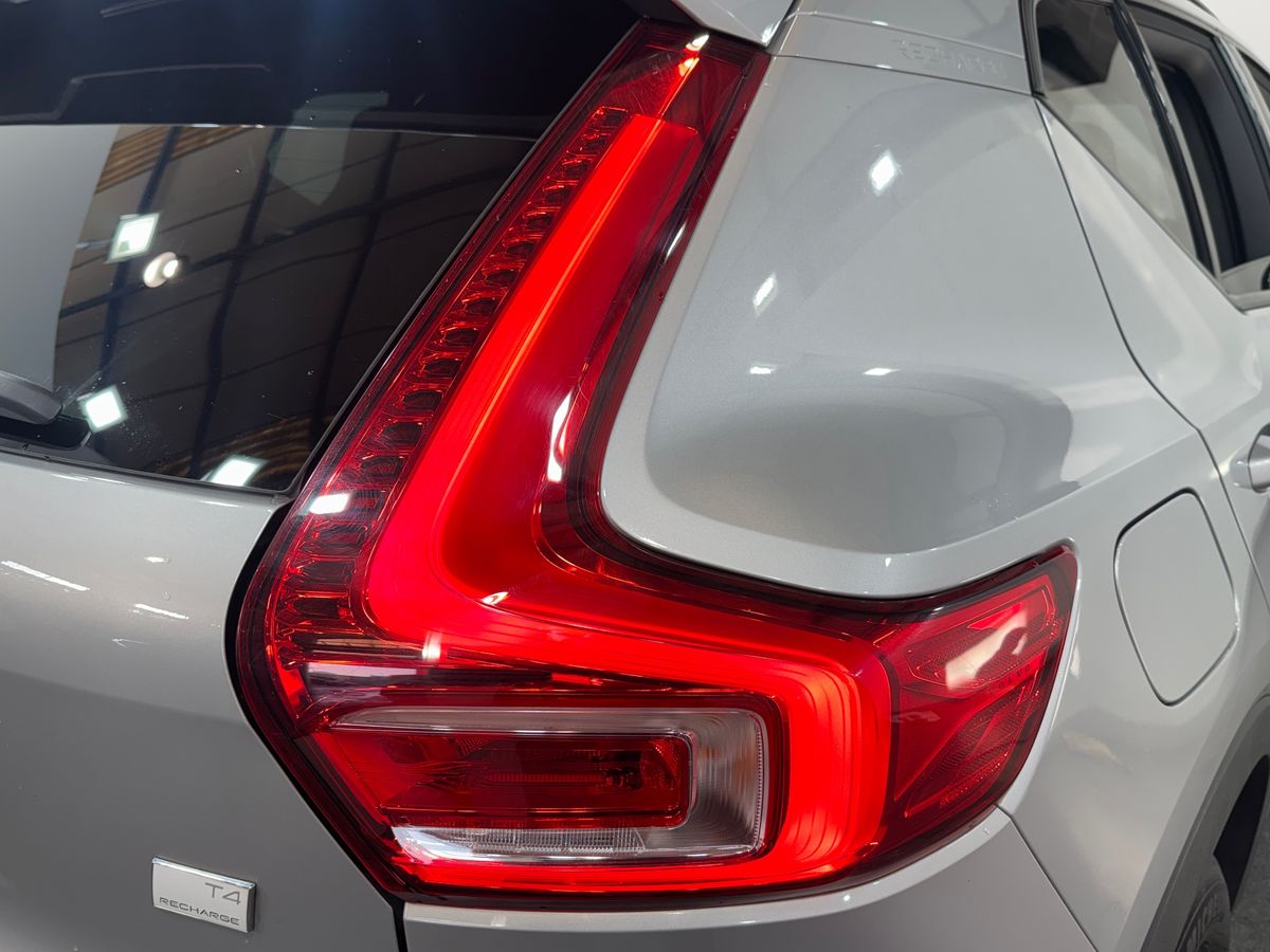 T4 RECHARGE PHEV DARK