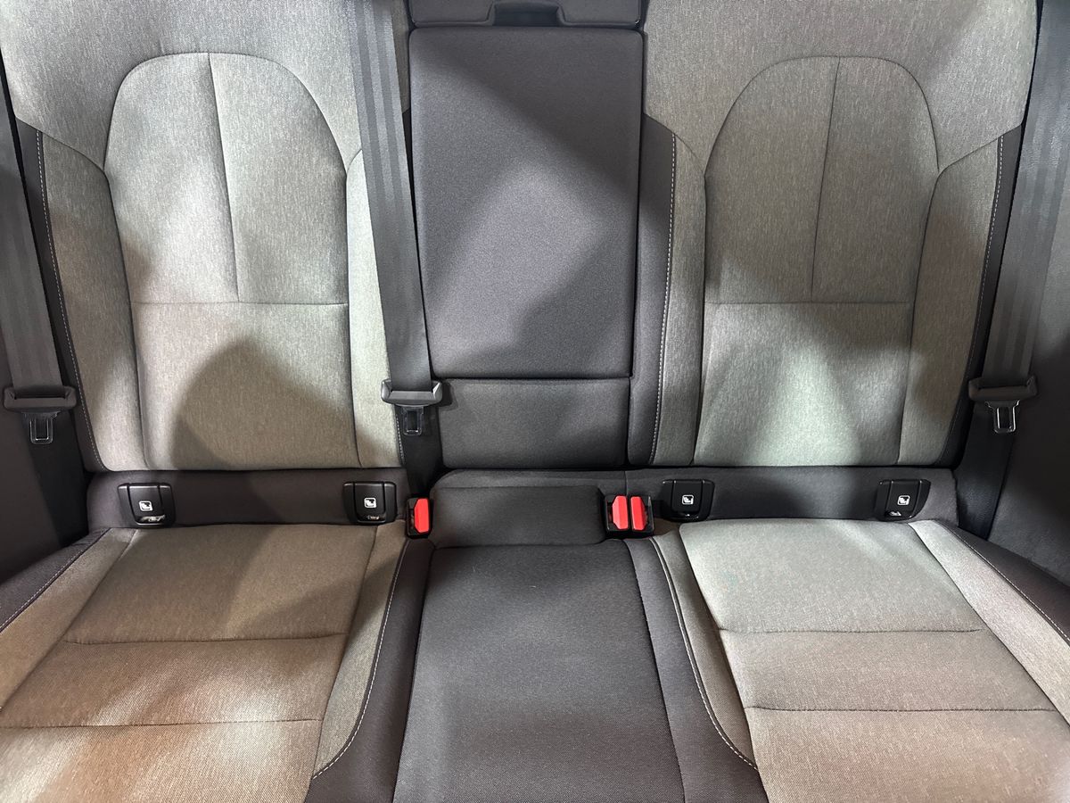 T4 RECHARGE PHEV DARK