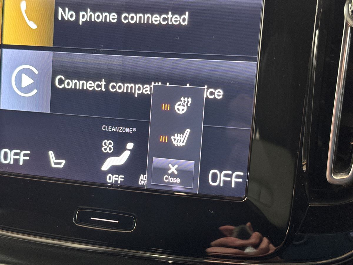 T4 RECHARGE PHEV DARK