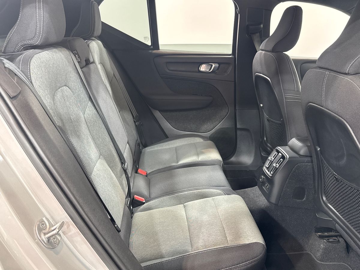 T4 RECHARGE PHEV DARK