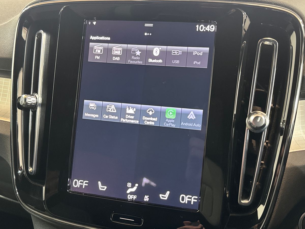 T4 RECHARGE PHEV DARK