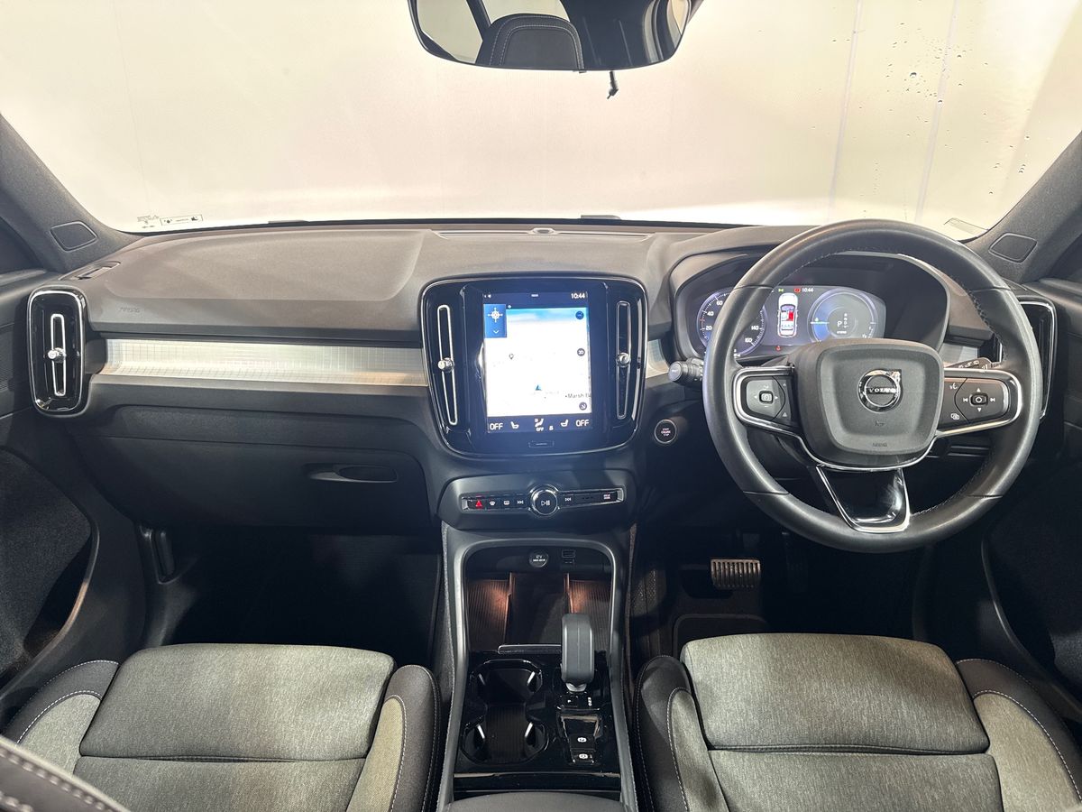 T4 RECHARGE PHEV DARK