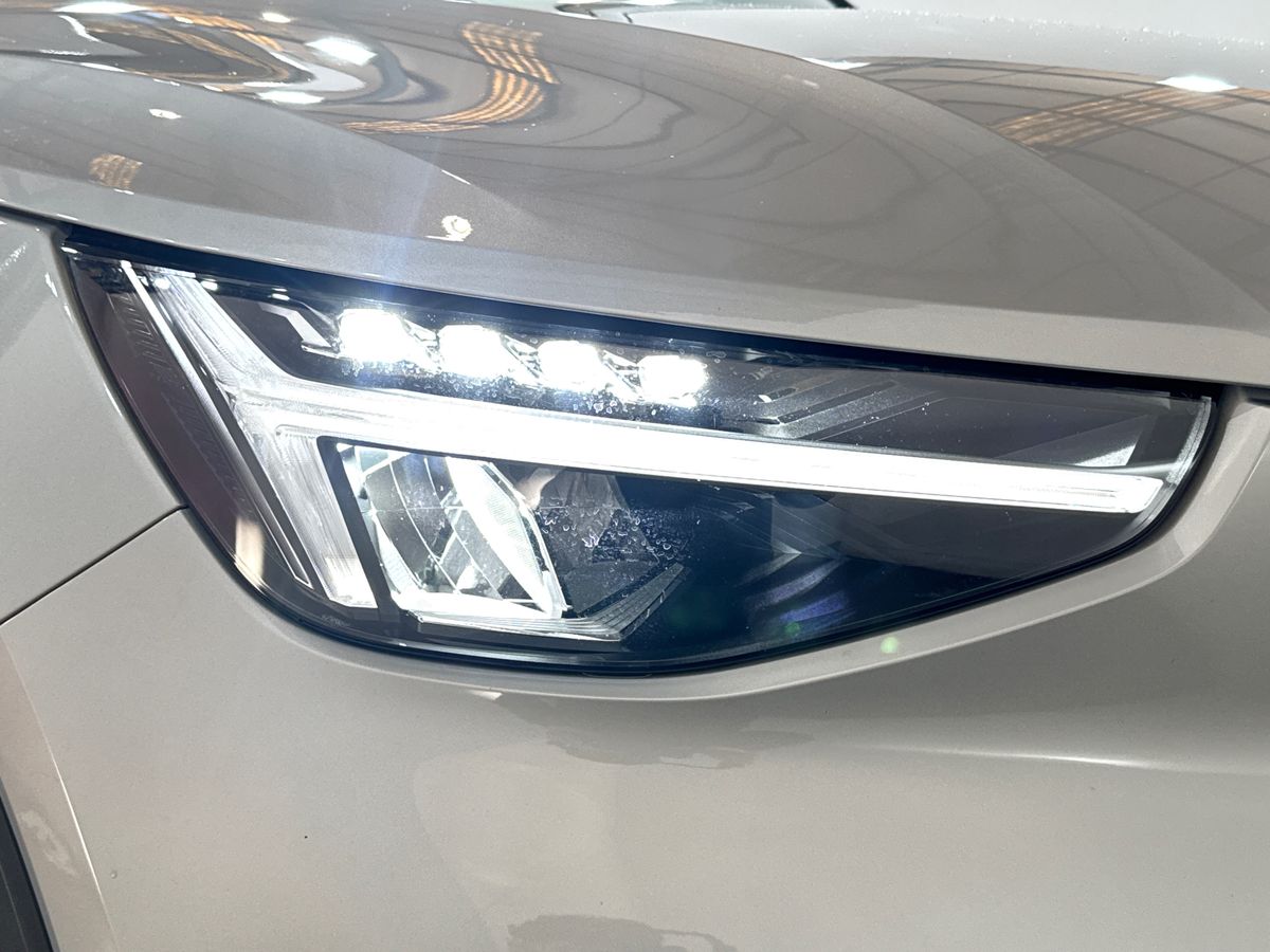 T4 RECHARGE PHEV DARK