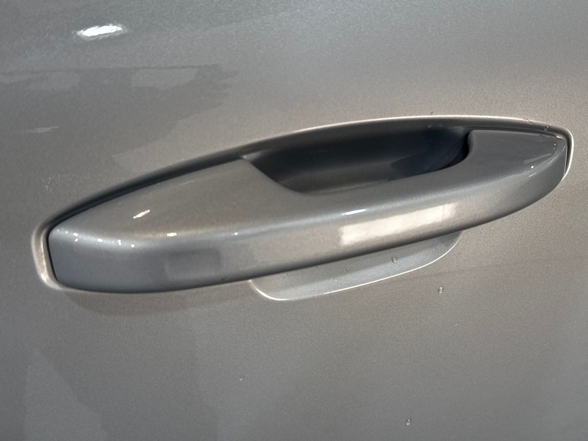 T4 RECHARGE PHEV DARK