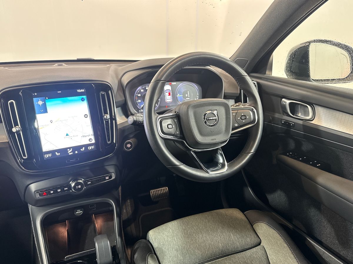 T4 RECHARGE PHEV DARK