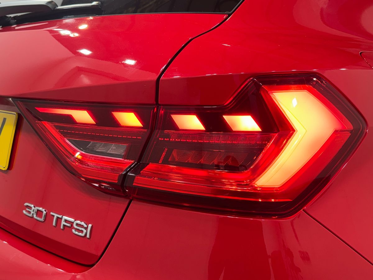 30 TFSI S TRONIC