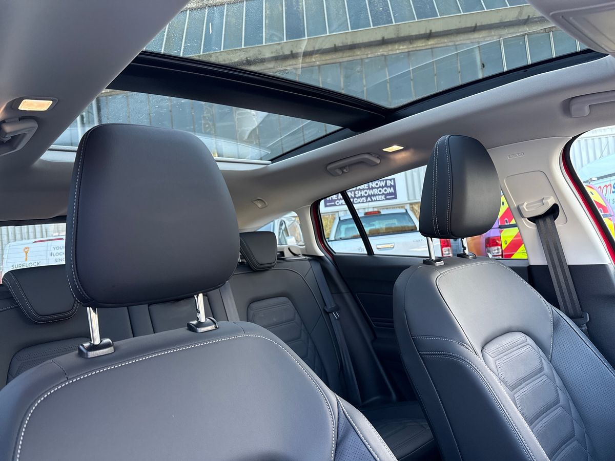 ECOBOOST HYBRID MHEV 155