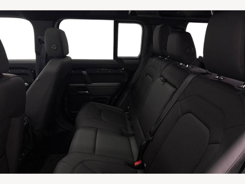 LAND ROVER DEFENDER 110