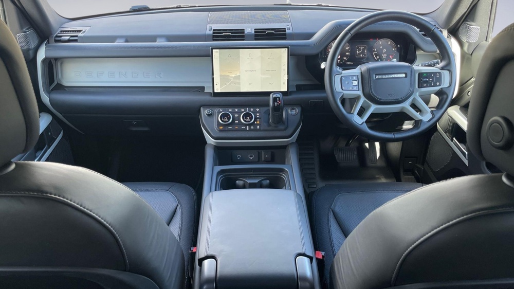 LAND ROVER DEFENDER 110