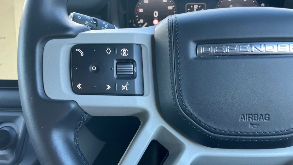 LAND ROVER DEFENDER 110