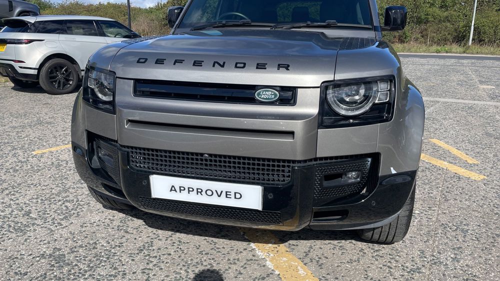 LAND ROVER DEFENDER 110