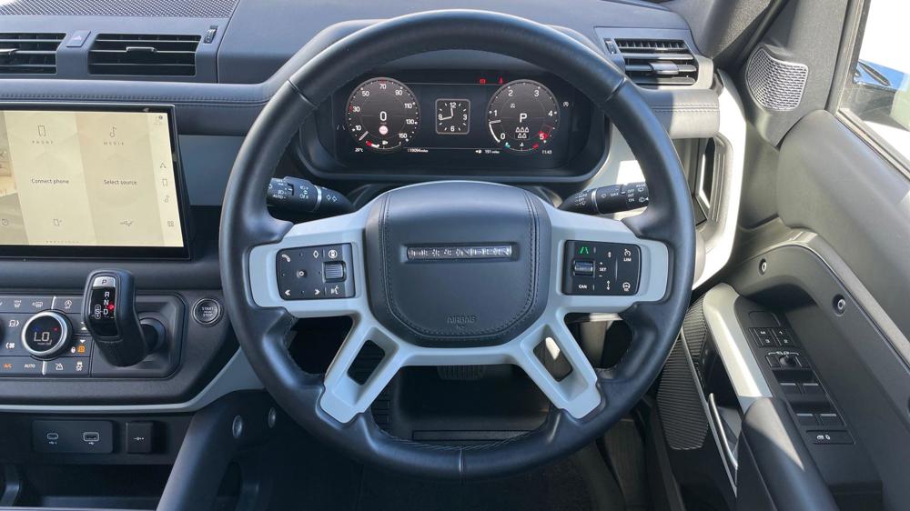 LAND ROVER DEFENDER 110