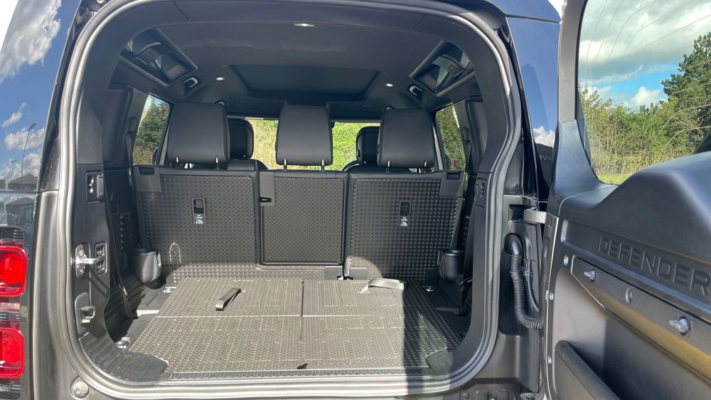 LAND ROVER DEFENDER 110