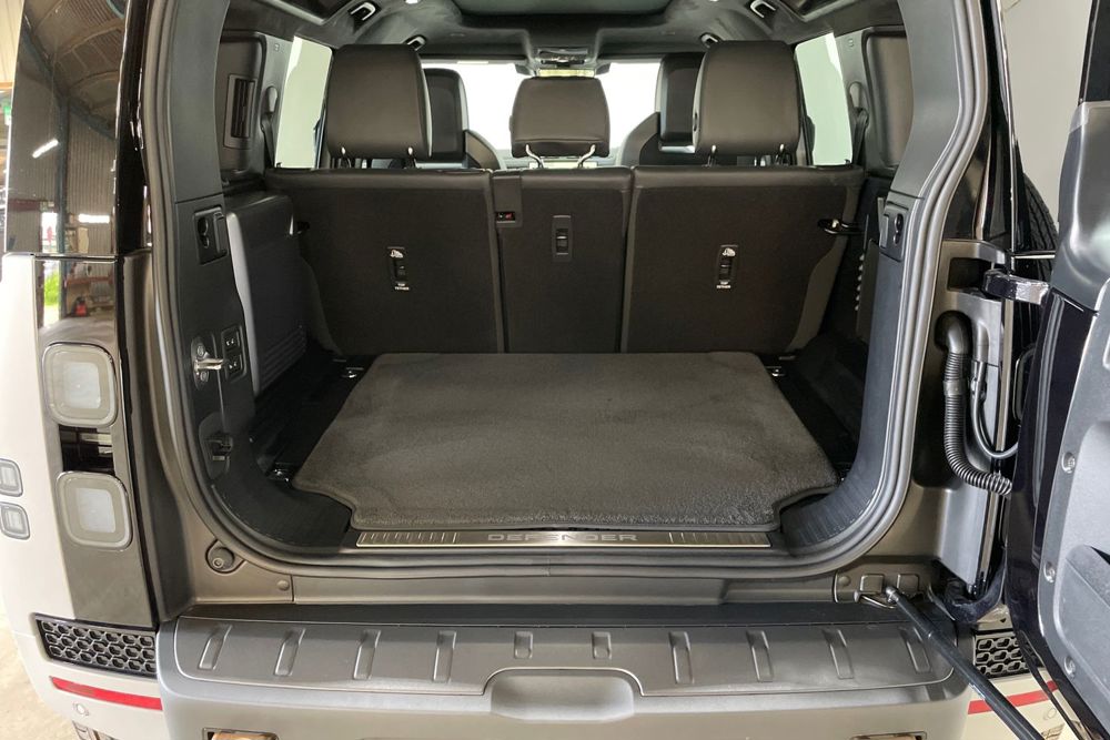 LAND ROVER DEFENDER