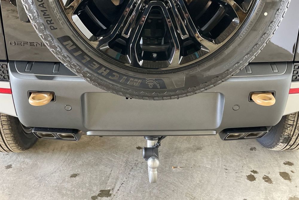 LAND ROVER DEFENDER