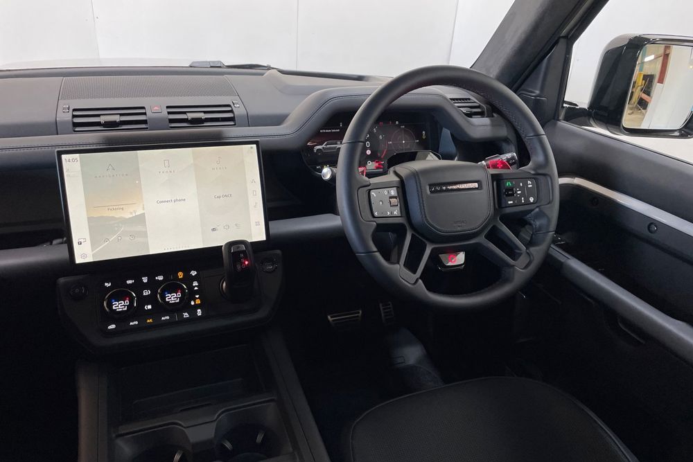 LAND ROVER DEFENDER