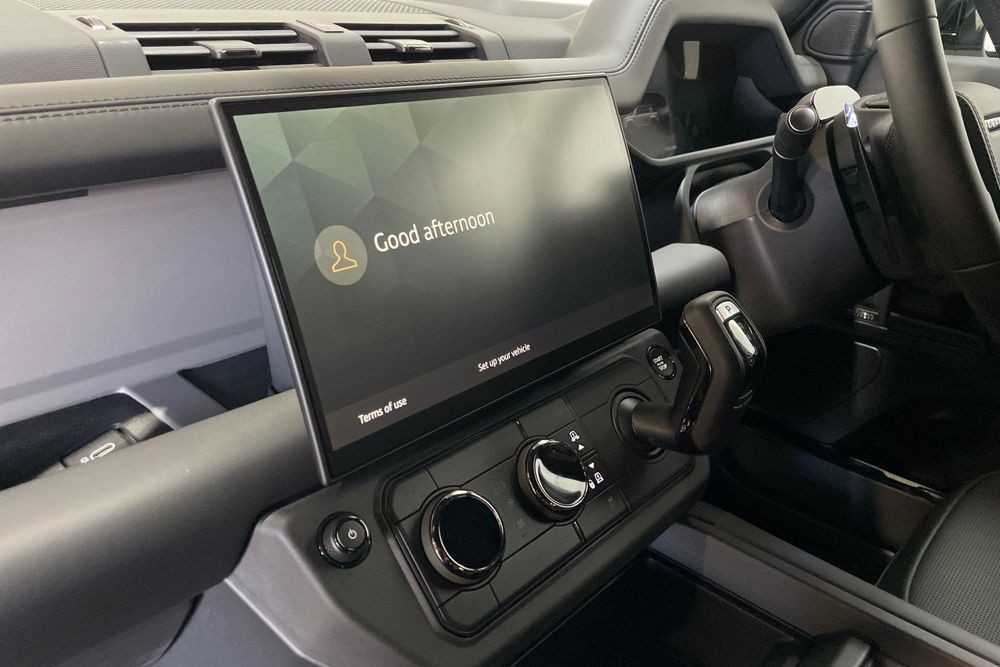 LAND ROVER DEFENDER