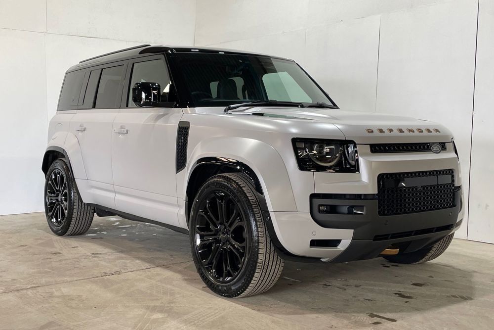 LAND ROVER DEFENDER