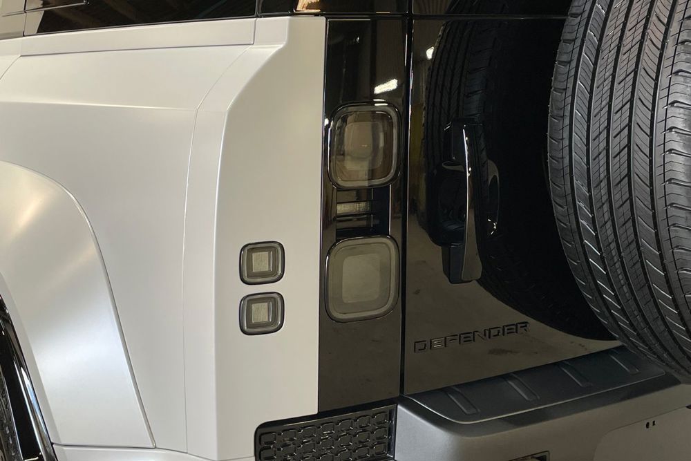 LAND ROVER DEFENDER